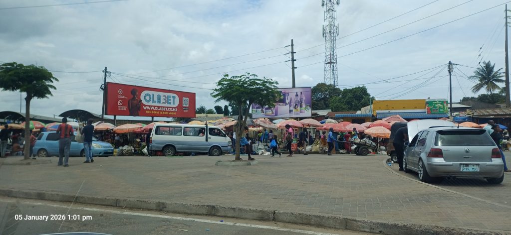 Painel publicitário Olabet instalado em Moçambique.